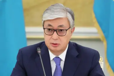 Медикам Казахстана готовят новый пакет финансовой поддержки — Токаев