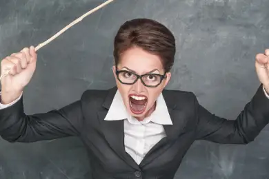 Скандал в Нур-Султане: учитель казахского накричала на детей