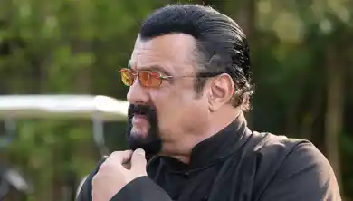 Голливудский актер Стивен Сигал вступает в российскую партию