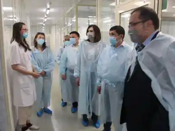 Людмила Бюрабекова на производстве