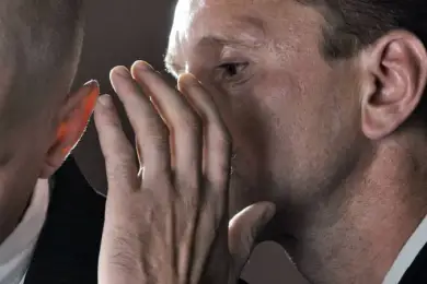 Кошелек вместо тюрьмы. Казахстан декриминализует статью о клевете