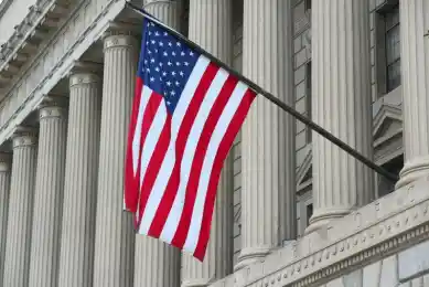 Госдеп не торопится передавать власть Байдену