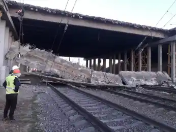 Обрушился «горбатый мост» в Нур-Султане