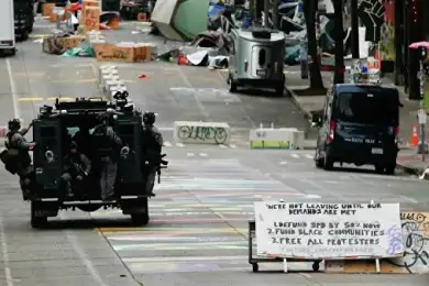 Почти 60 полицейских пострадали из-за беспорядков в Сиэтле