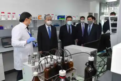 Токаев среди ученых-биологов РК