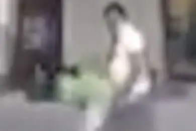 Чиновник занялся сексом с секретаршей во время онлайн-конференции. Видео