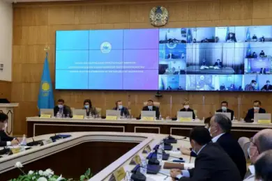 «Адал» и Народную партию допустили к выборам в парламент