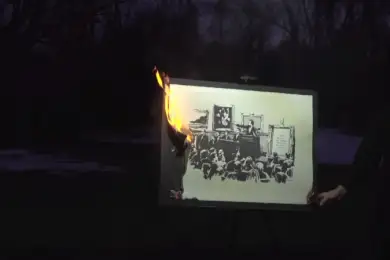 Сжигают картины и чеканят твиты. Необычный заработок «на цифре» набирает популярность