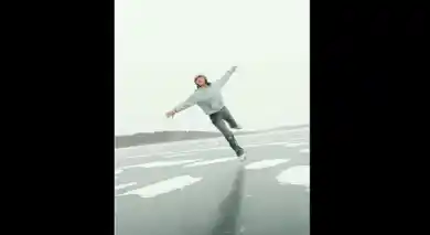 кадр из видео