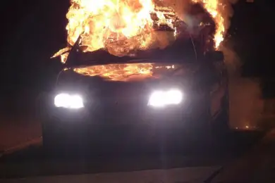 Сожгли авто, требовали самосуд — волнения в Сатпаеве, видео