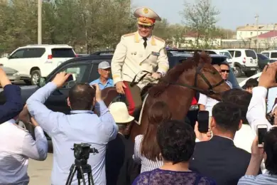 Скандальный генерал на белом коне стал советником акима области