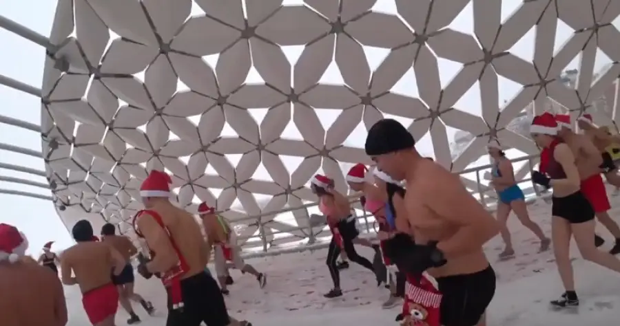 кадр из видео