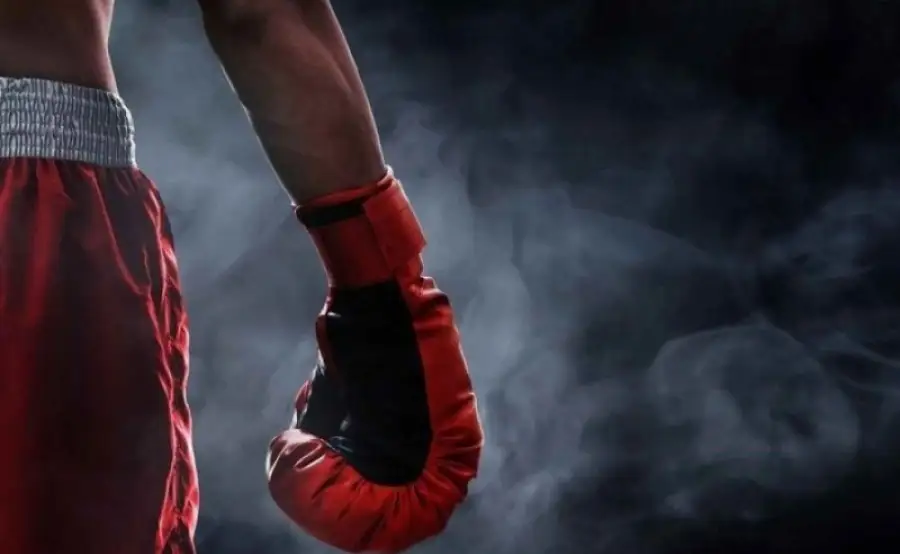 Дархан Жумсакбаев дебютировал в профи-боксе мощным нокаутом. Видео