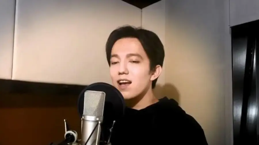 кадр из видео