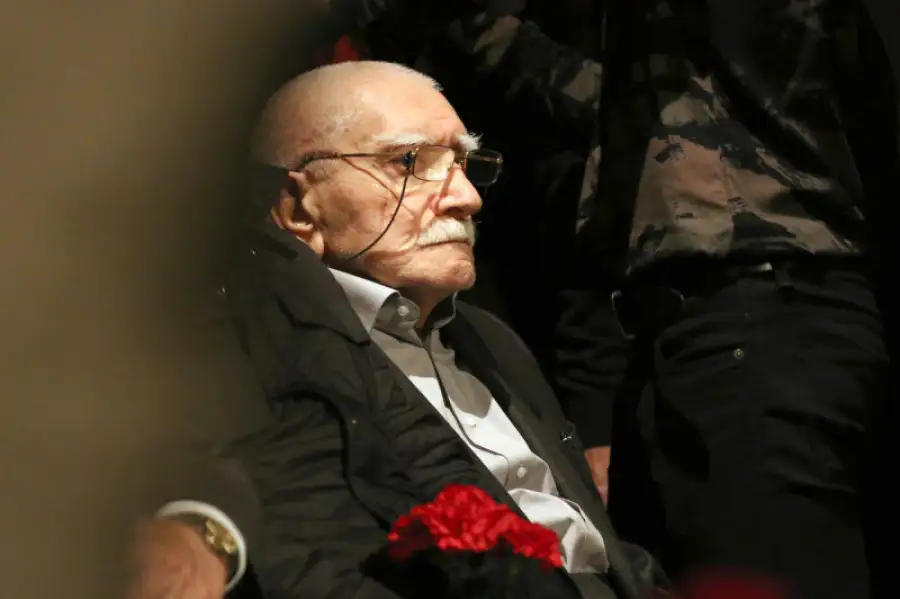 Армен Джигарханян