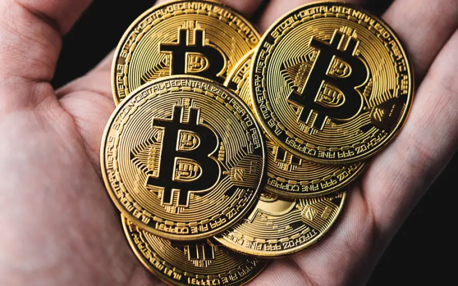 Пенсионные фонды начали вкладываться в биткоин