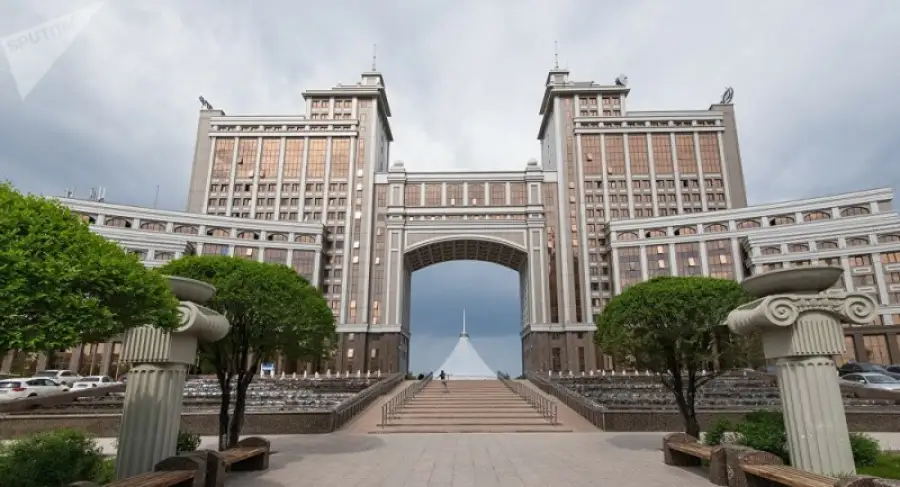 Комплекс зданий КазМунайГаза выставили на продажу