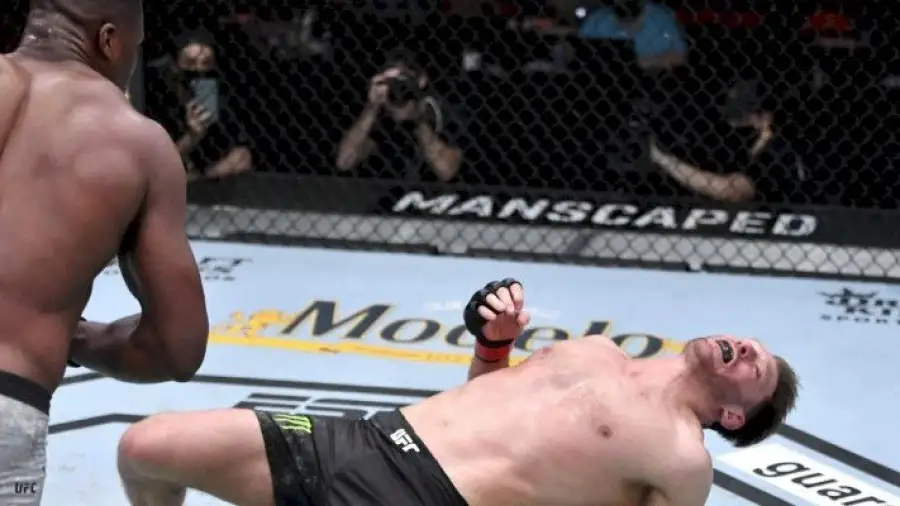 UFC: Фрэнсис Нганну нокаутировал американца Стипе Миочича. Видео