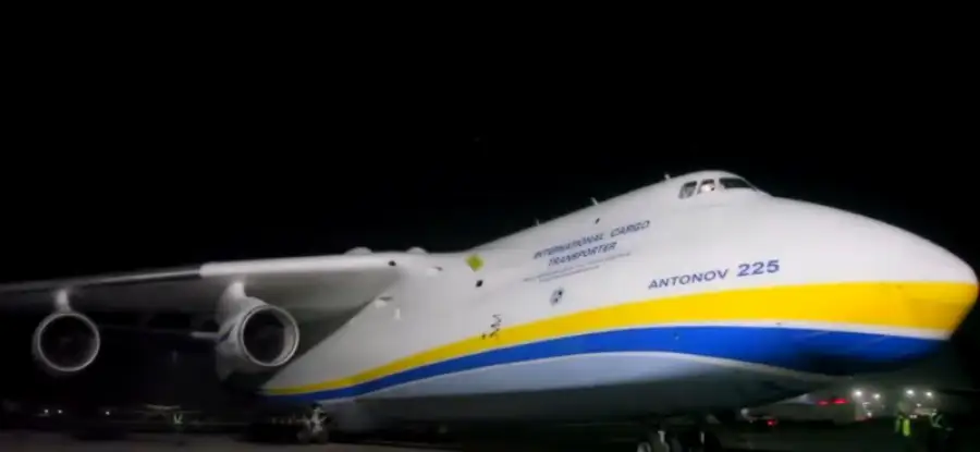 кадр из видео