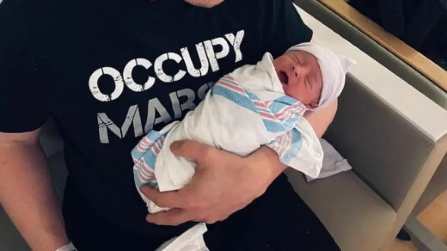 шестой сын Илона Маска