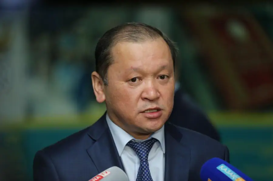 министр труда Биржан Нурымбетов 