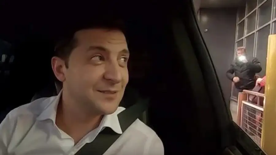 кадр из видео