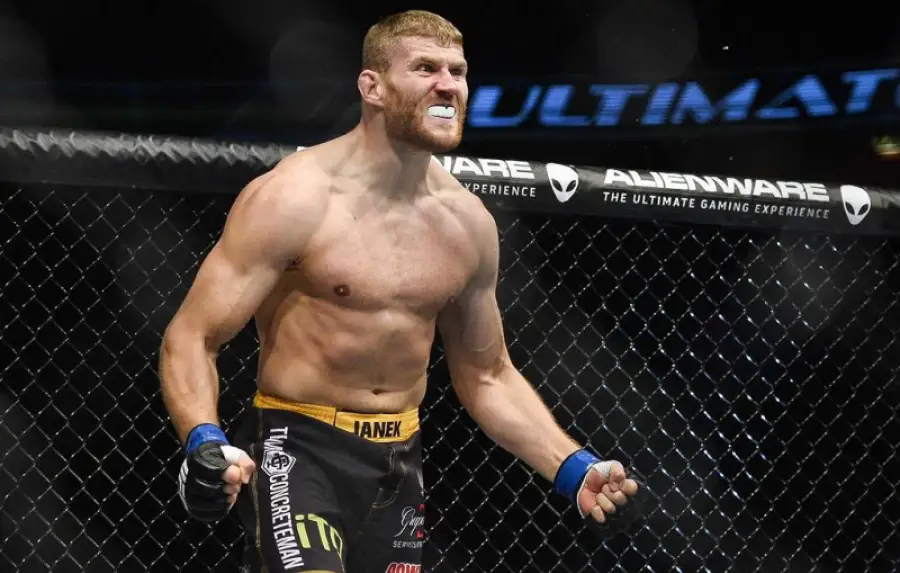 Ян Блахович победил нигерийца Исраэля Адесанью. Полное видео боя