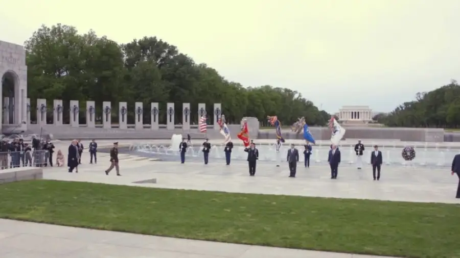 кадр из видео