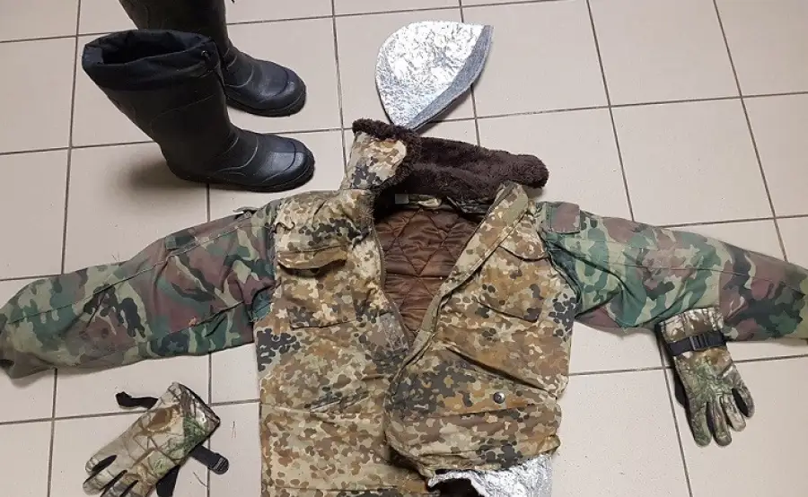 Оригинал: узбек пересек границу задом наперед в одежде из фольги