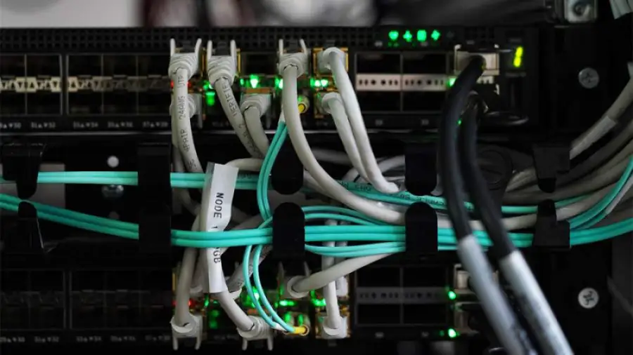 Россию начали отключать от Интернета