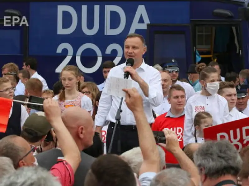 кадр из видео