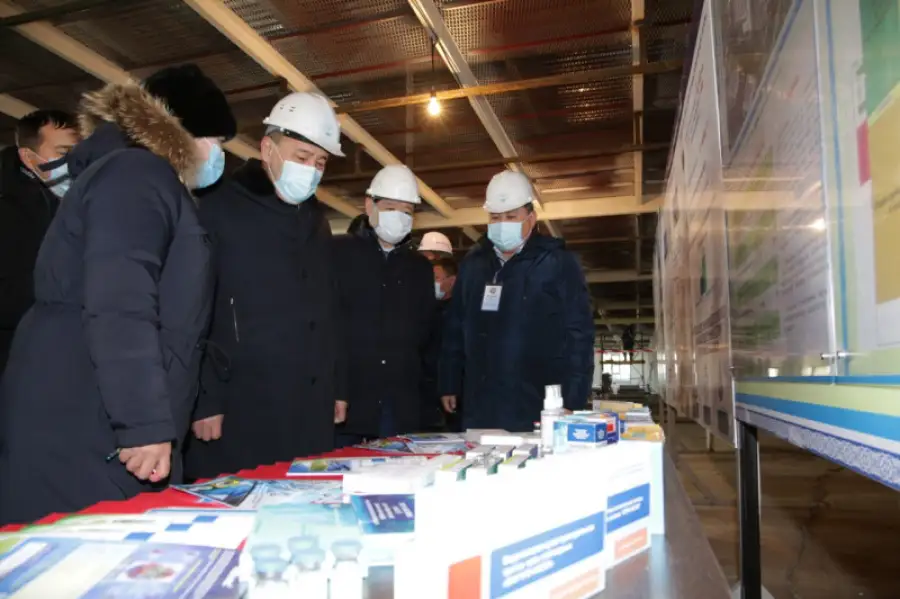 на стройке завода