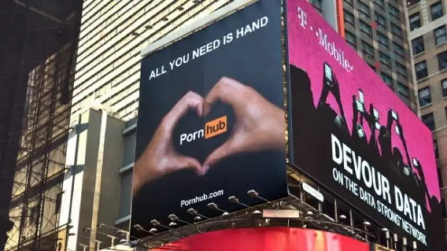 Реклама PornHub в Нью-Йорке 