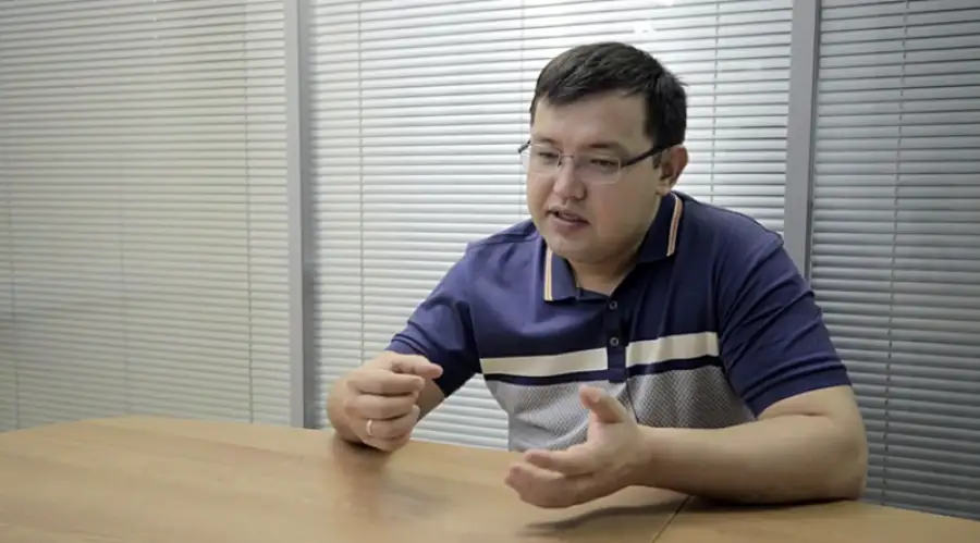 Олжас Худайбергенов